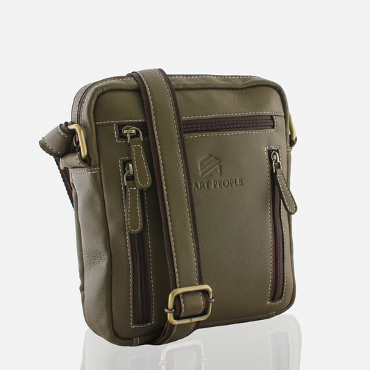 How to Style a Men’s Leather Side Bag From Casual to Corporate